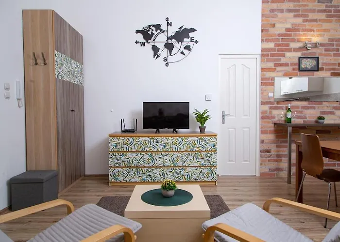 Eoetvoes Residence Apartamento *